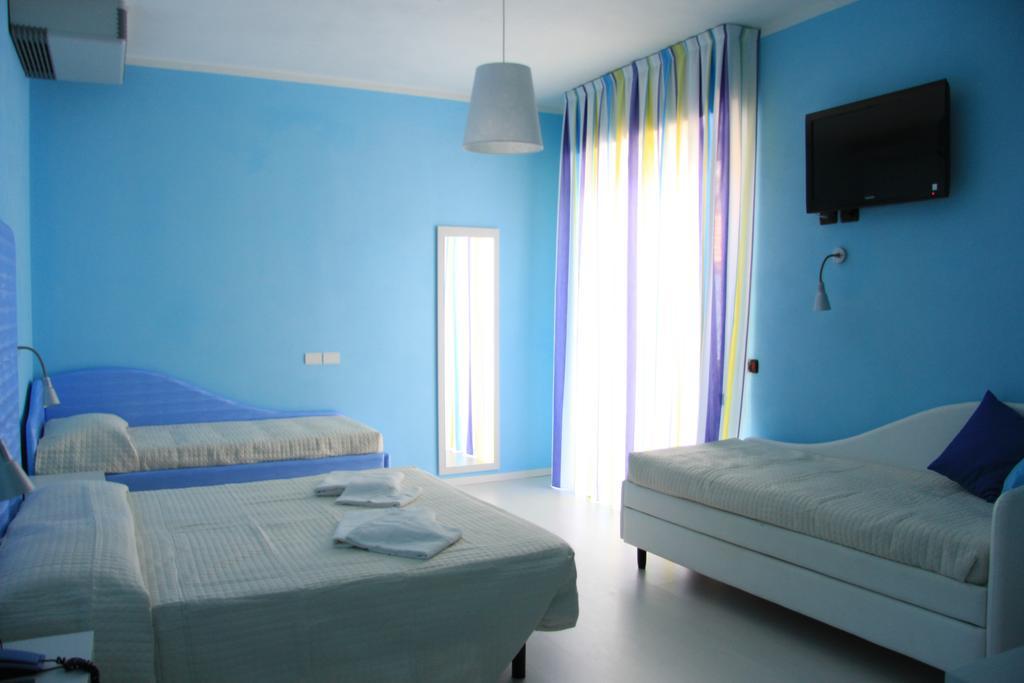 Hotel Leonardo Cesenatico Exteriör bild